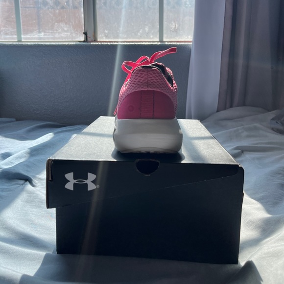 NEW Under Armour 6.5Y Ripple 2.0 Sneaker - Picture 7 of 7